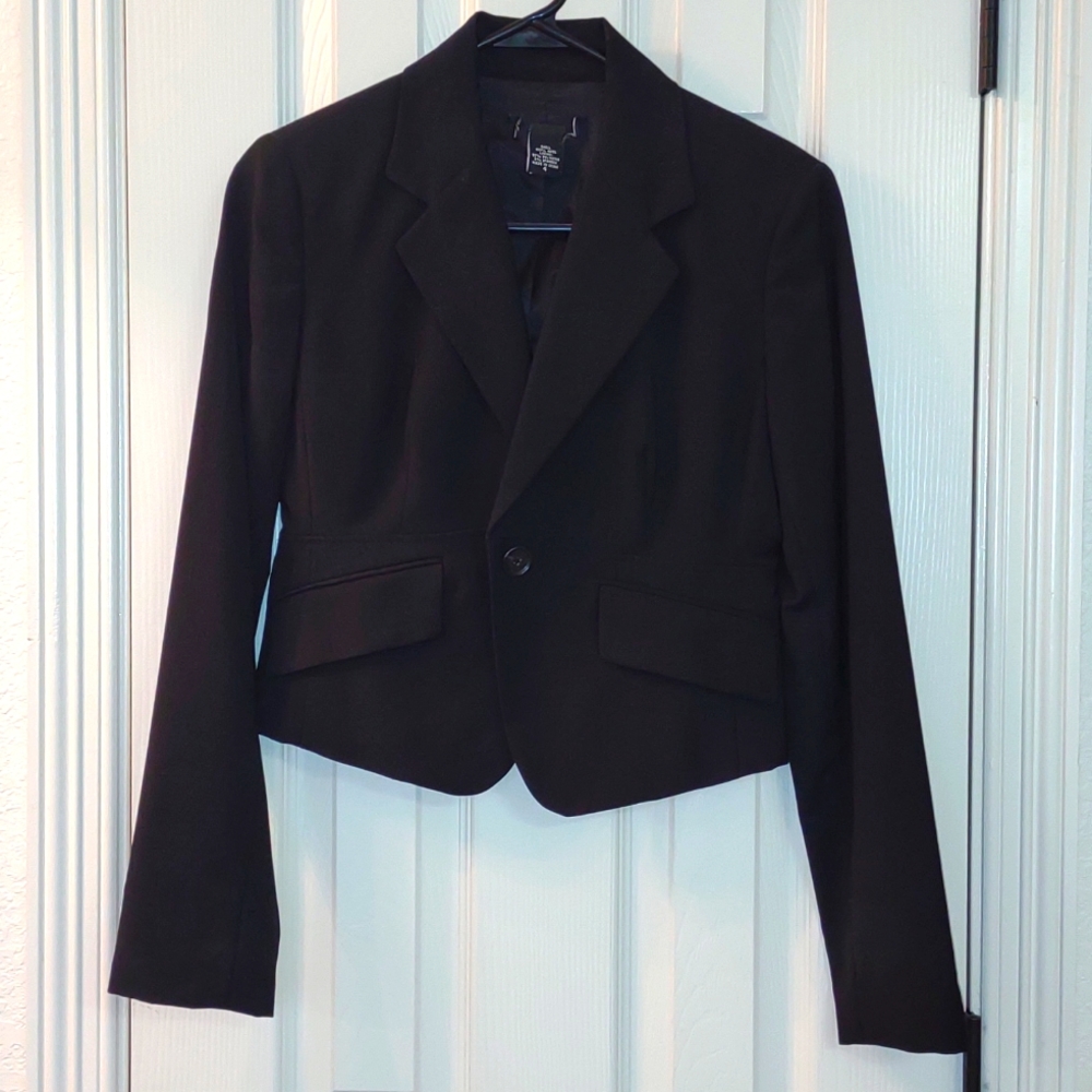 Moda International black one button cropped blazer size 4!